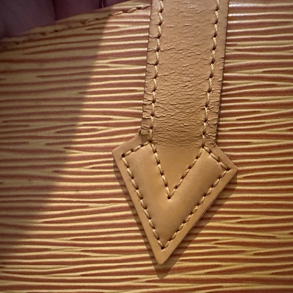 EUC. Louis Vuitton Epi Yellow St. Jacques Hand Bag. - Picture 11 of 16